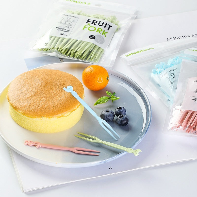 Garpu Buah Mini Karakter Animal Isi 50pcs / Two Tooth Fork Tusukan Kue Pudding Dessert Cake Fruit Small / Alat Tusuk Makanan Serbaguna Garpu Kecil Bahan Plastik Warna-Warni Sekali Pakai Multifungsi