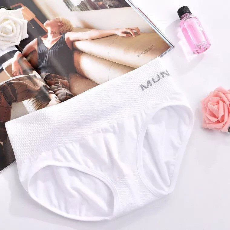 Celana Dalam Wanita Munafie