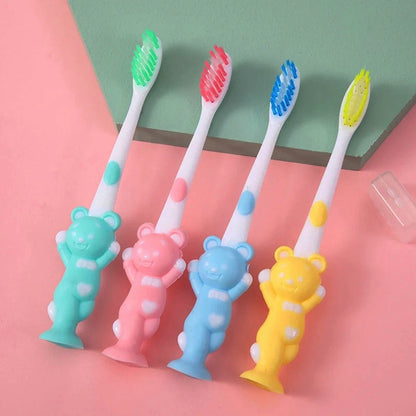 Sikat Gigi Anak Karakter (Isi 4pcs) Standing Kids Toothbrush Colorful Soft Sikat Gigi Travel Bulu Halus dan Lembut Motif Beruang Unik Lucu Baby Tooth Brush Anti Bacterial Anti Jamur Bisa Berdiri Nempel Dinding Meja Kaca Suction