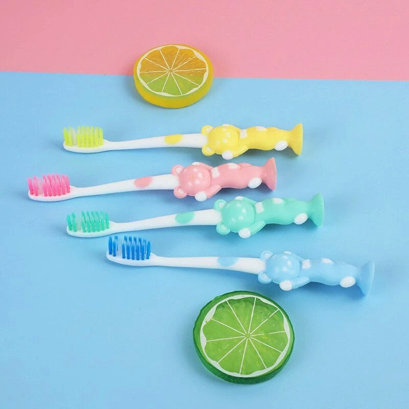 Sikat Gigi Anak Karakter (Isi 4pcs) Standing Kids Toothbrush Colorful Soft Sikat Gigi Travel Bulu Halus dan Lembut Motif Beruang Unik Lucu Baby Tooth Brush Anti Bacterial Anti Jamur Bisa Berdiri Nempel Dinding Meja Kaca Suction