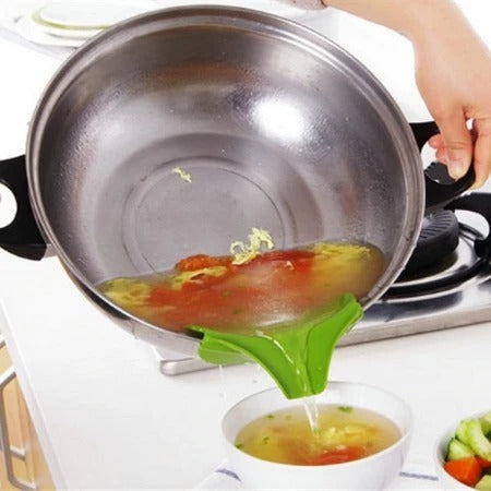 Corong Panci Silicone Alat Tuang Kuah Panas Anti Tumpah Elastis Multifungsi / Corong Minyak Silikon Lipat Praktis Food Grade Multifungsi
