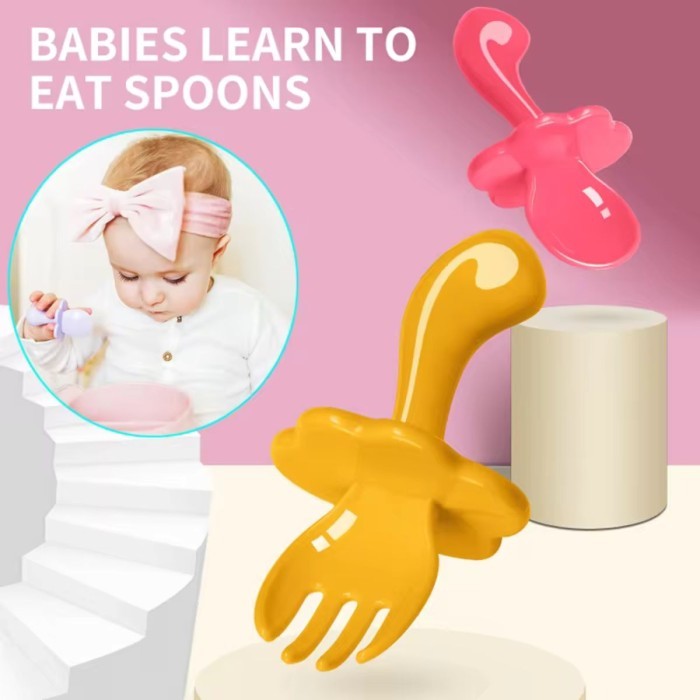 Set Sendok Dan Garpu Makan Bayi Gagang Pendek Model Lengkung / Baby Spoon And Fork BPA FREE Food Grade / Peralatan Mpasi 6m+ Anak Balita Batita Bahan Plastik Lembut Tahan Panas Tidak Melukai Gusi / Sendok Garpu Latihan Training Makan 6 Bulan Keatas