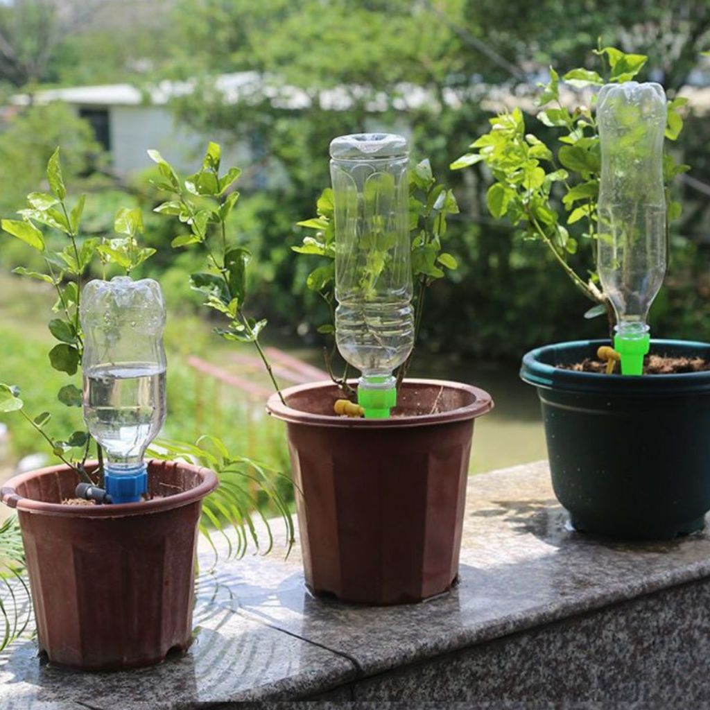 Alat Tetes Tanaman Penyiram Otomatis Corong Tancap Botol Bekas Air Mineral / Garden Irrigation Cone Water Drops / Infus Kran Air Pot Bunga Taman Irigasi Kebun Keran Putar Bahan Berkualitas Anti Patah Multifungsi