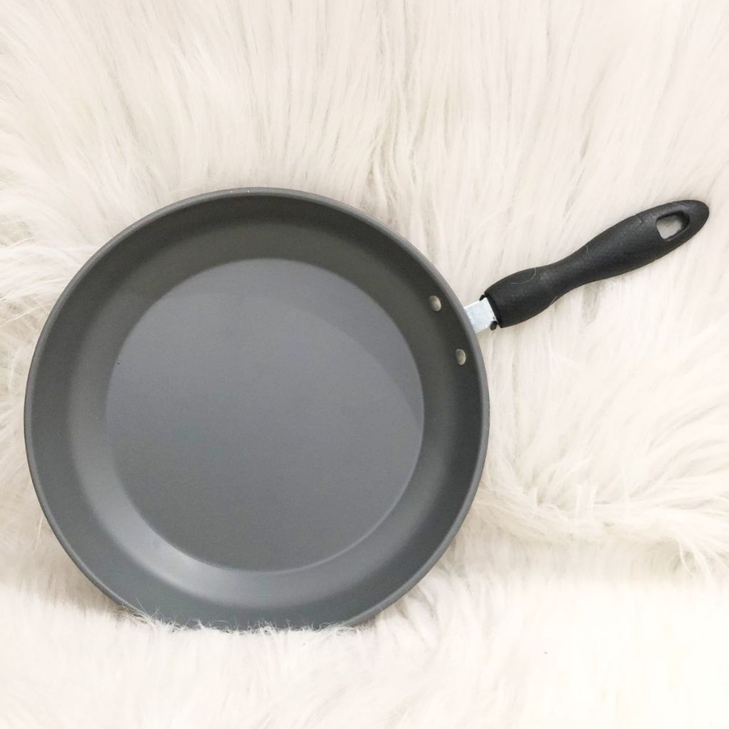 Teflon Penggorengan 26cm Frying Pan Anti Lengket / Wajan Panci Wok Kuali Gagang Panjang Bentuk Bulat Grill Goreng Tumis Rebus / Alat Masak Peralatan Dapur Perlengkapan Bahan Tebal Berkualitas Food Grade Hadiah Kado Pernikahan Pindahan Rumah Kitchen Set