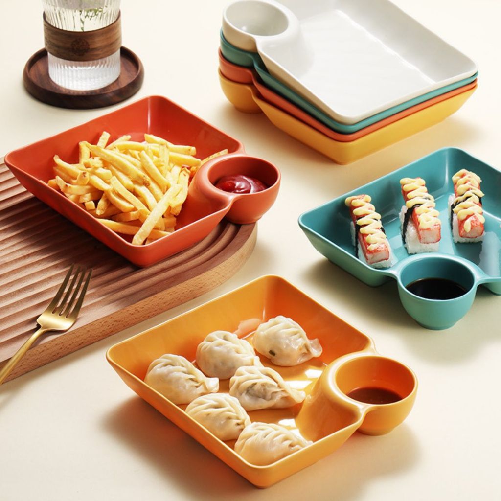 Piring Pangsit 2in1 Plastik / Tempat Saji Cemilan Dimsum Kentang Sushi Snack Dengan Wadah Saus Kecap Unik Tahan Pecah Serbaguna