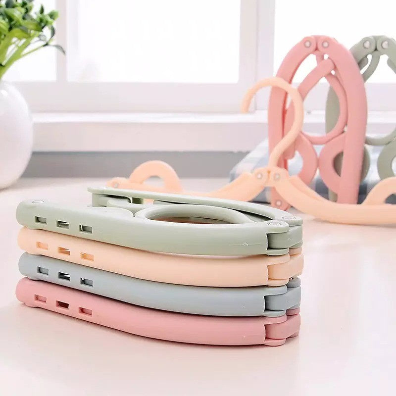 Hanger Lipat Portable