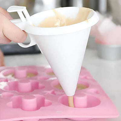 Dispenser Corong Adonan Kue
