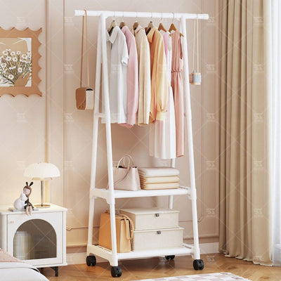 Stand Hanger Segitiga